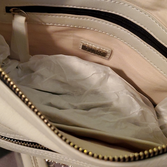 Guess zip crossbody - Picture 3 of 5